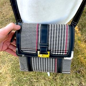 Chaps Houndstooth Patterned Double Zip Crossbody Bag